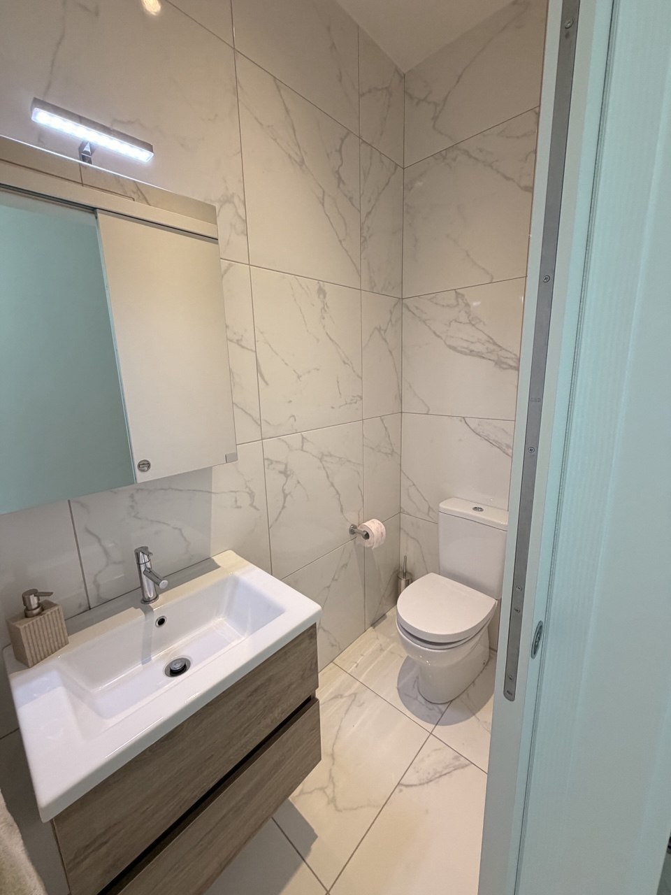 Premium 2-Bedroom Apartment in Urban City Residence, Mesa Geitonia